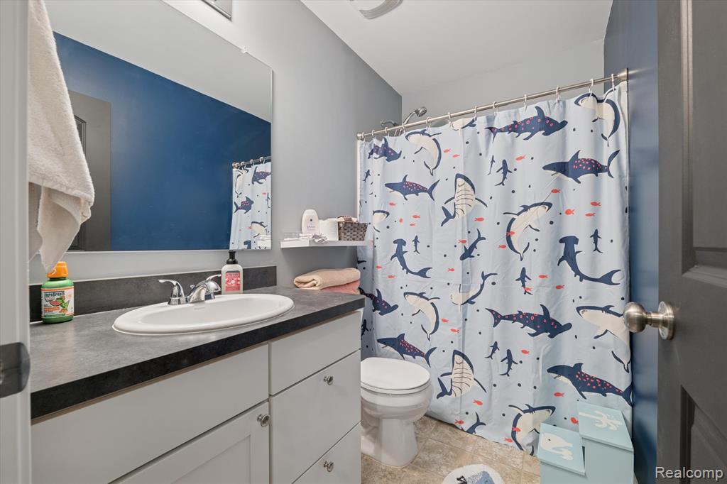 48138 Manhattan Drive, Macomb, MI 48042 — Photo 31