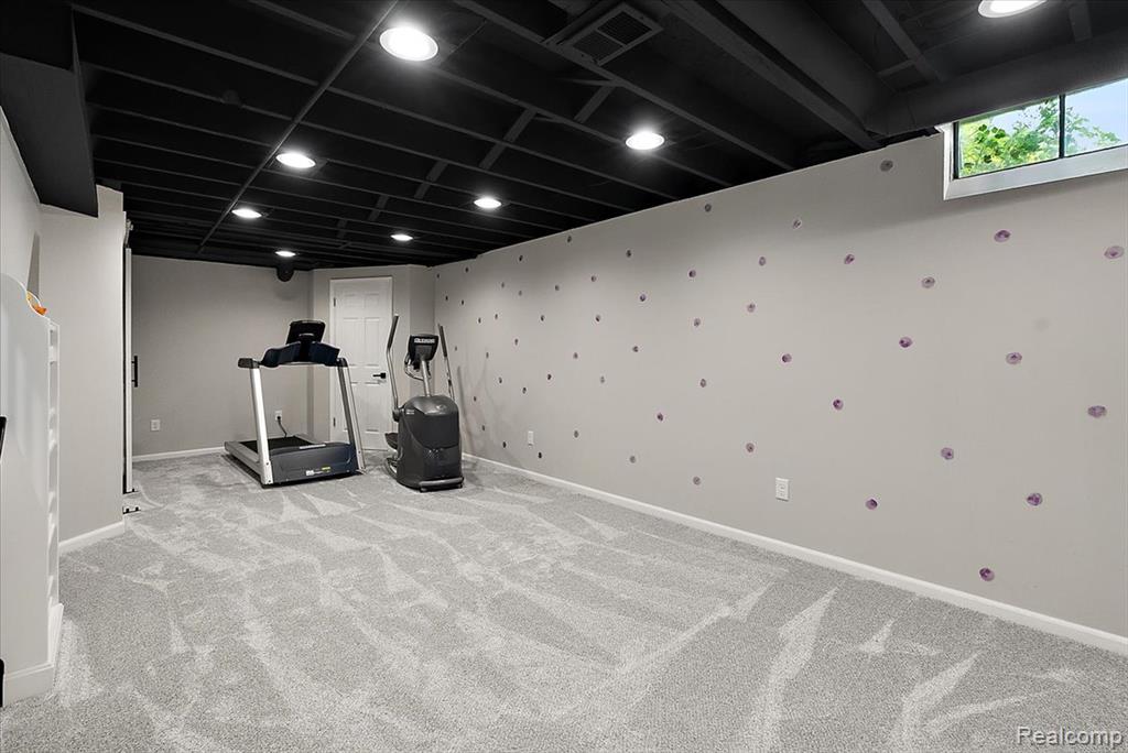 45071 Yorkshire Drive, Novi, MI — Photo 30