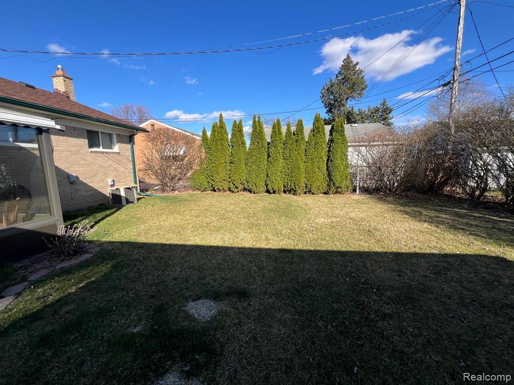 5120 CANTERBURY Lane, Warren, MI 48092 — Photo 6