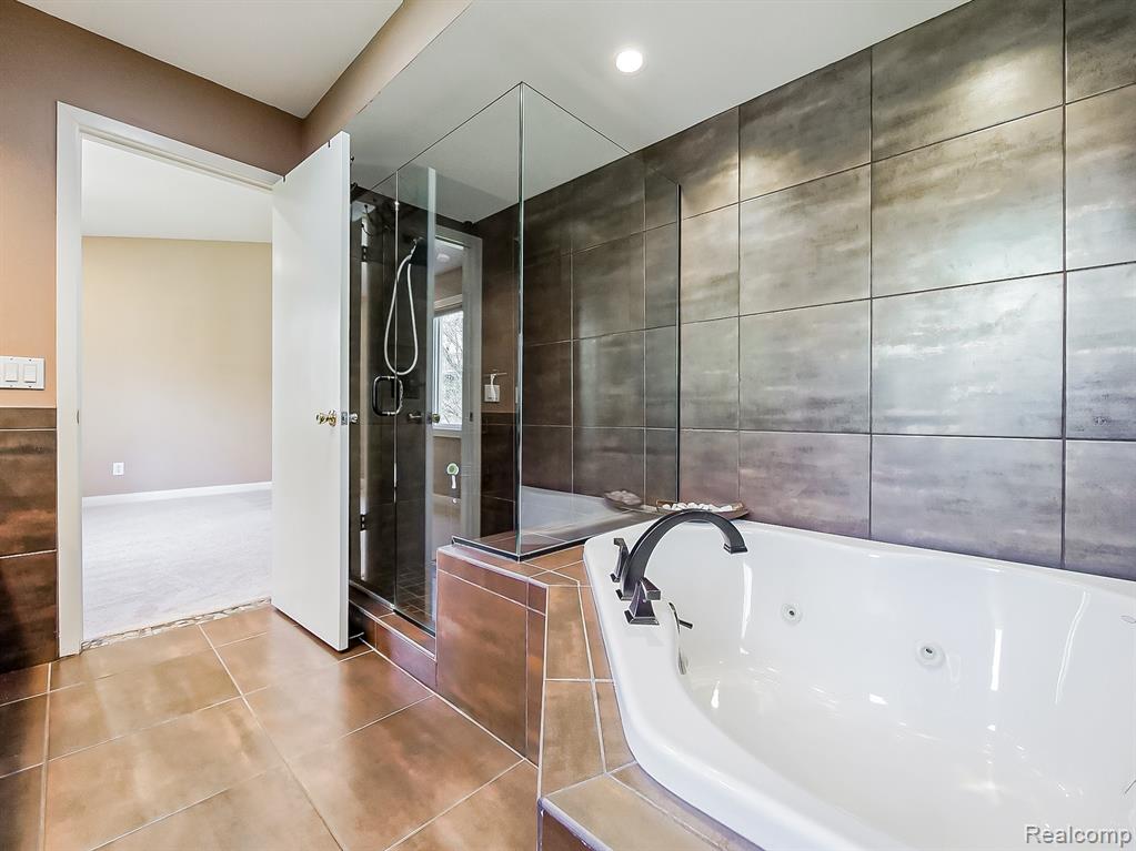 878 River Bend Drive, Rochester Hills, MI 48307 — Photo 29