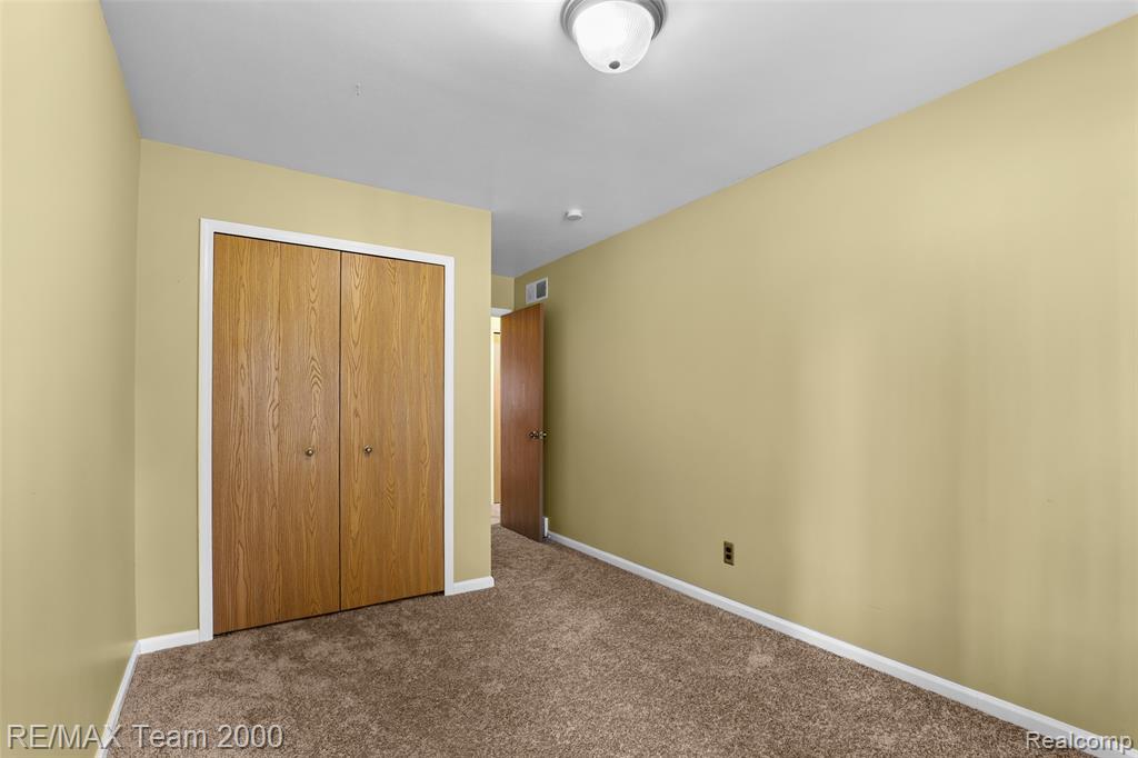 25134 Ann Arbor Trail, Dearborn Heights, MI 48127 — Photo 19