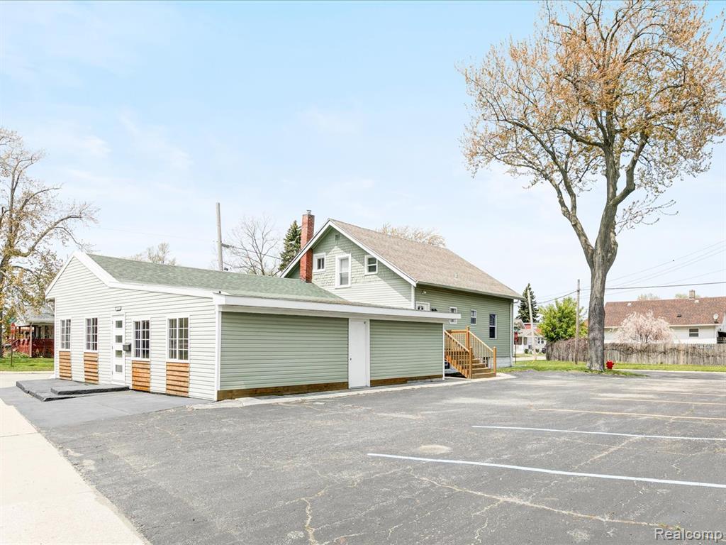 1639 LAPEER Avenue, Port Huron, MI 48060