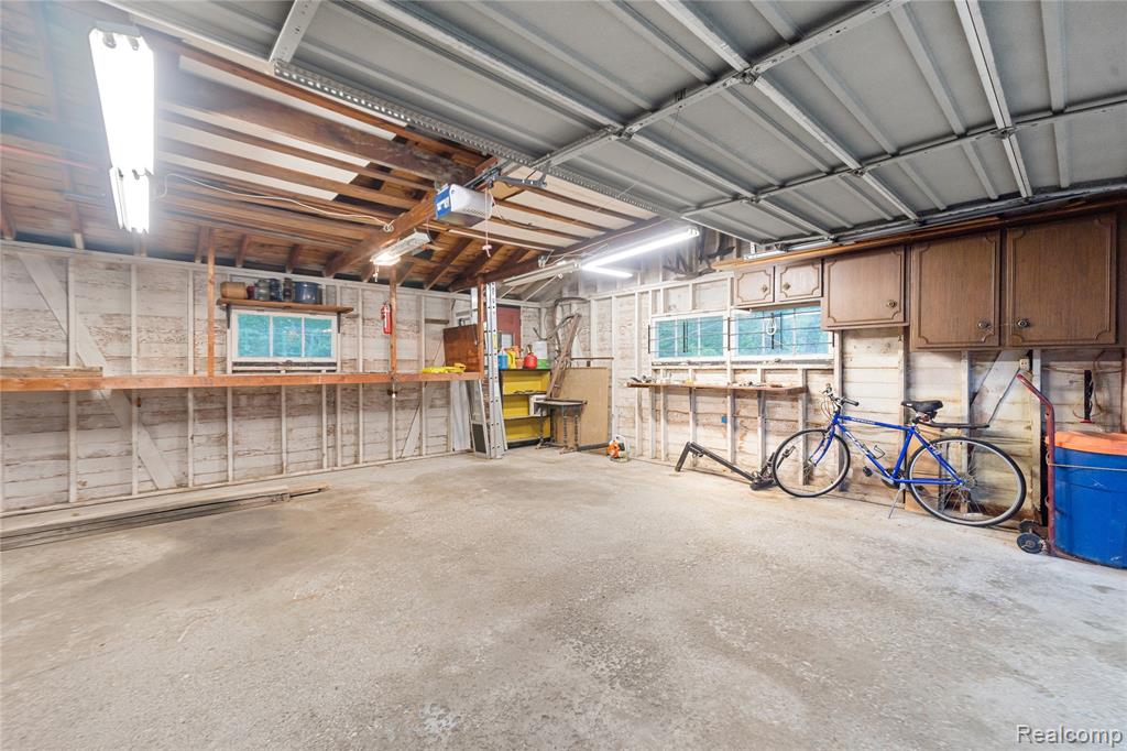 26916 Rouge River Drive, Dearborn Heights, MI 48127 — Photo 41