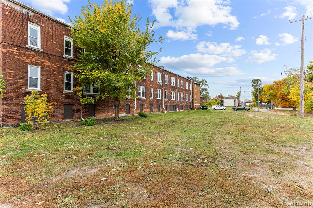 3550 Montclair Street, Detroit, MI 48214 — Photo 74