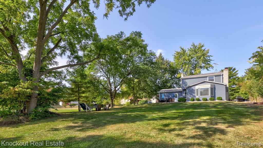 6157 Barker Circle, Waterford, MI 48329 — Photo 43