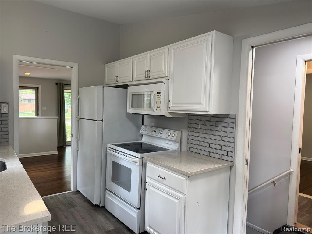 9248 Idaho Street, Livonia, MI 48150 — Photo 14