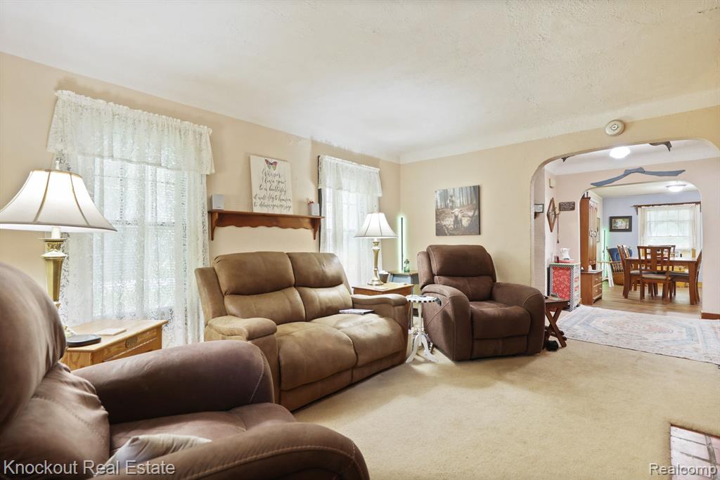 6814 Curtis Road, Bridgeport, MI 48722 — Photo 9