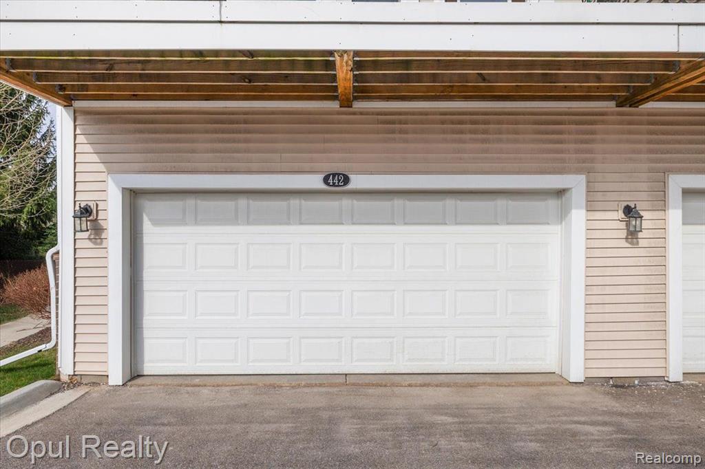 442 N WIXOM Road, Wixom, MI 48393 — Photo 33