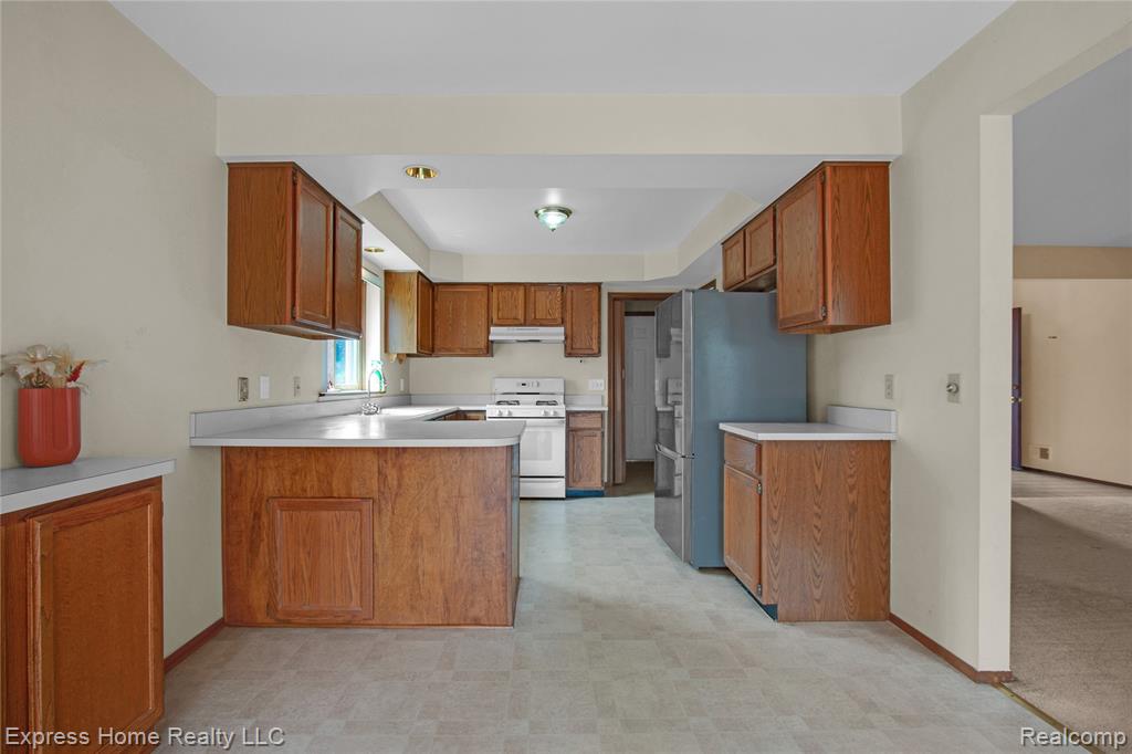 5010 Kelly Drive, Warren, MI 48092 — Photo 12