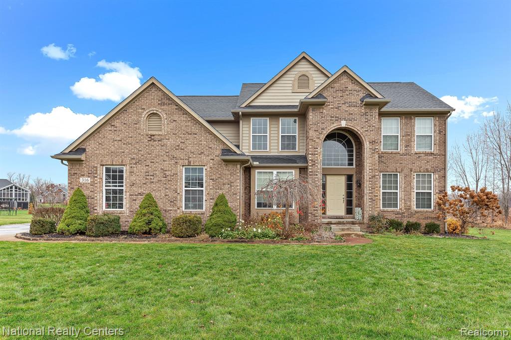 316 Lenox Lane, Brighton, MI 48114 — front exterior