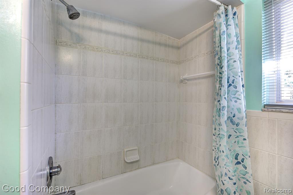 31160 E Rutland Street, Beverly Hills, MI 48025 — Photo 22