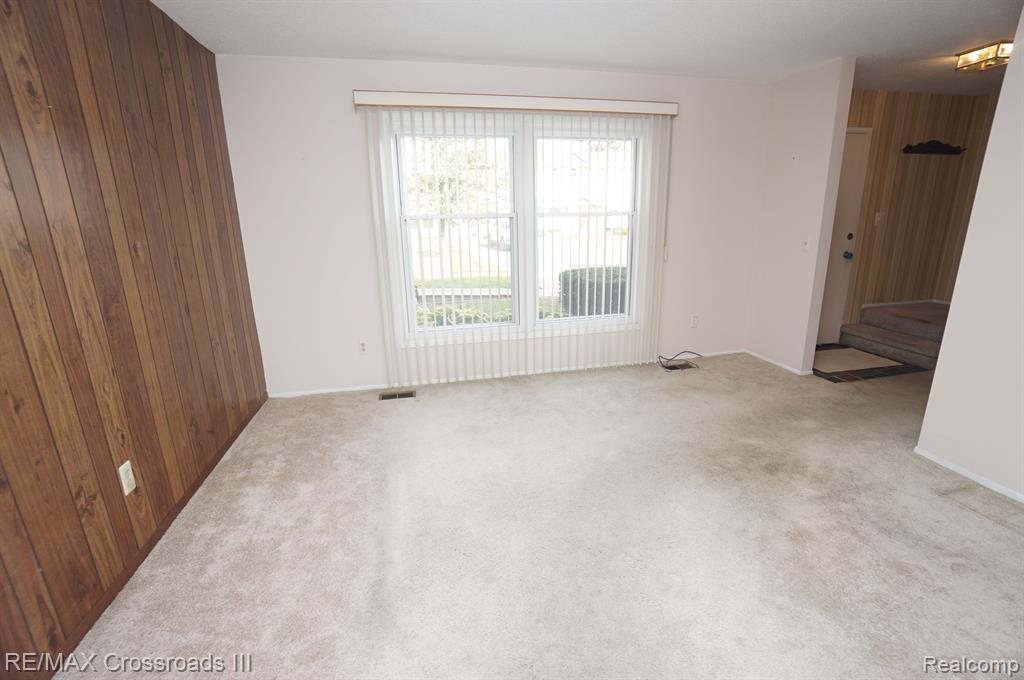 13378 N LAKE POINT Boulevard N, 2-4, Van Buren, MI 48111 — Photo 3