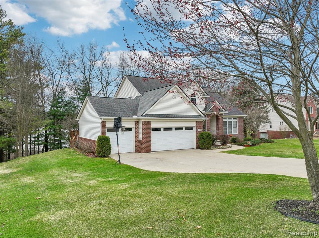 810 JOSHUA Drive, Highland, MI 48356 — Photo 43