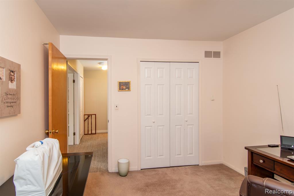 41696 BEDFORD Drive, Canton, MI 48187 — Photo 15