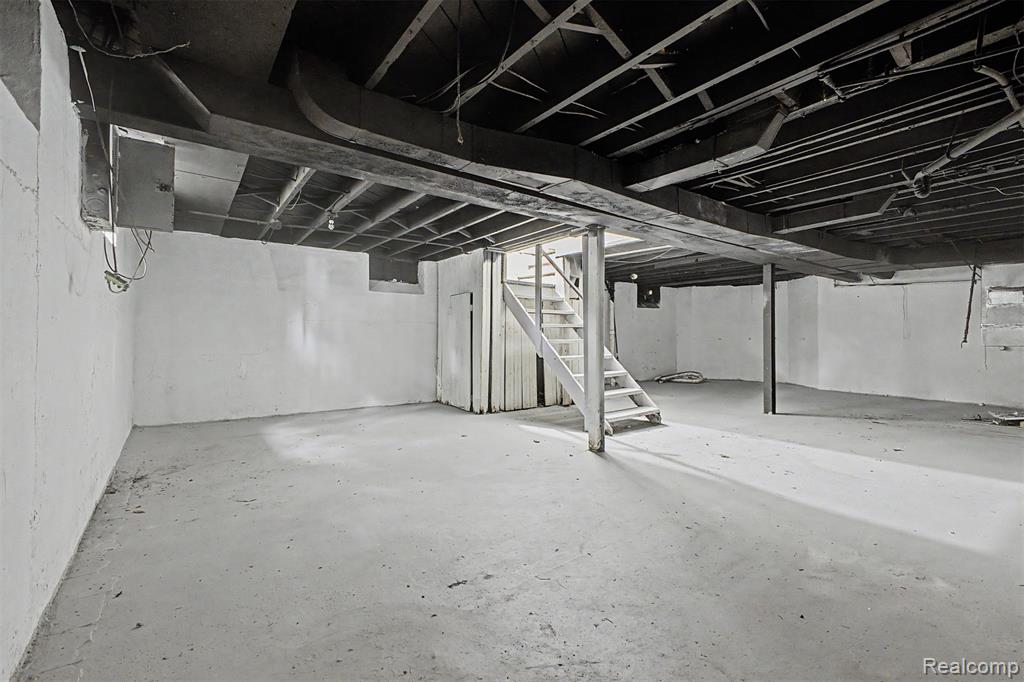 8849 Whitcomb Street, Detroit, MI 48228 — Photo 32