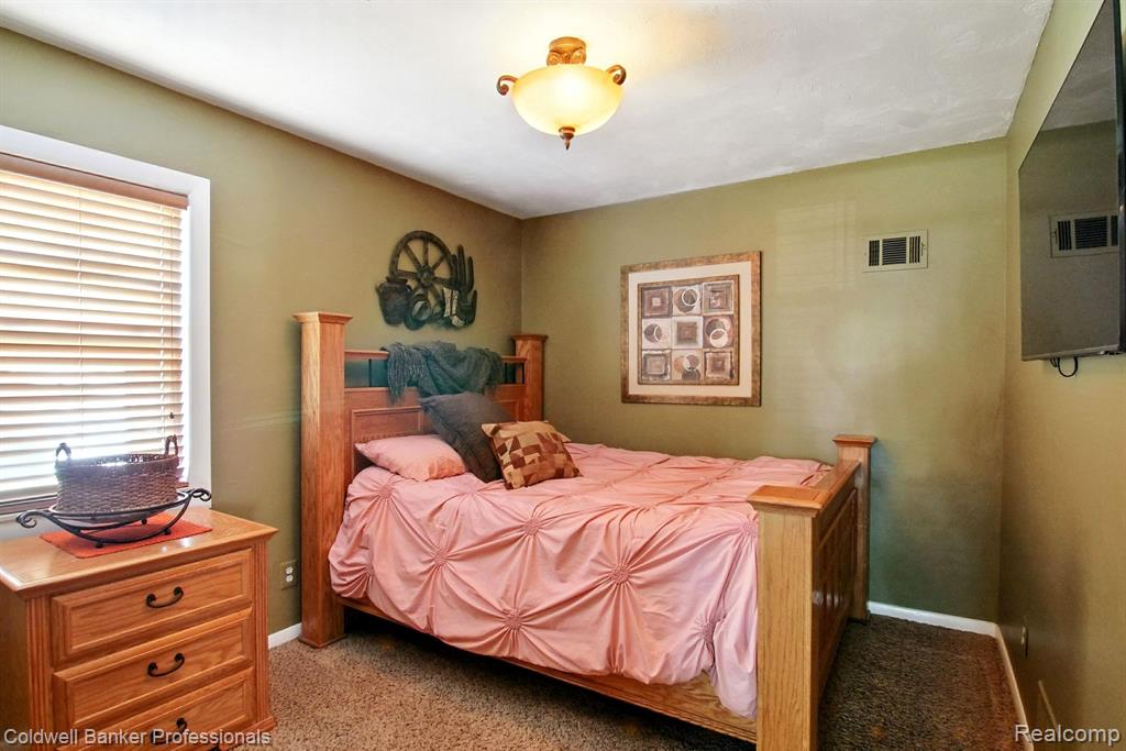 4022 Meigs Avenue, Waterford, MI 48329 — Photo 16