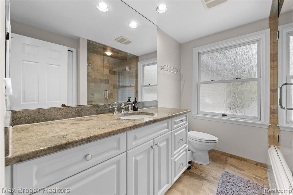 639 N Glenhurst Drive, Birmingham, MI 48009 — Photo 44