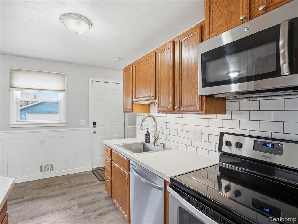 15380 Maxwell Avenue, Plymouth, MI 48170 — Photo 14