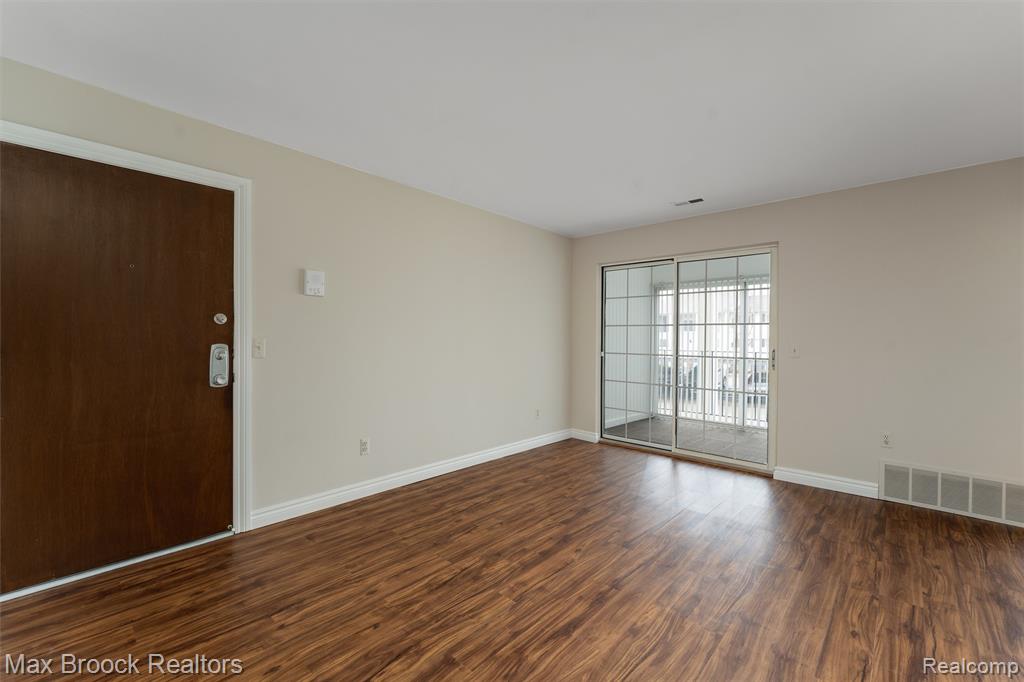 420 Baldwin Avenue, 84, Rochester, MI 48307 — Photo 6