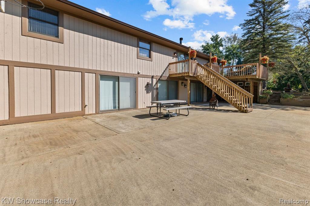 766 WHITE HOUSE Drive, Highland, MI 48356 — Photo 56