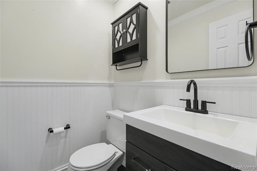 5597 Leafwood Drive, Commerce Twp, MI 48382 — Photo 20