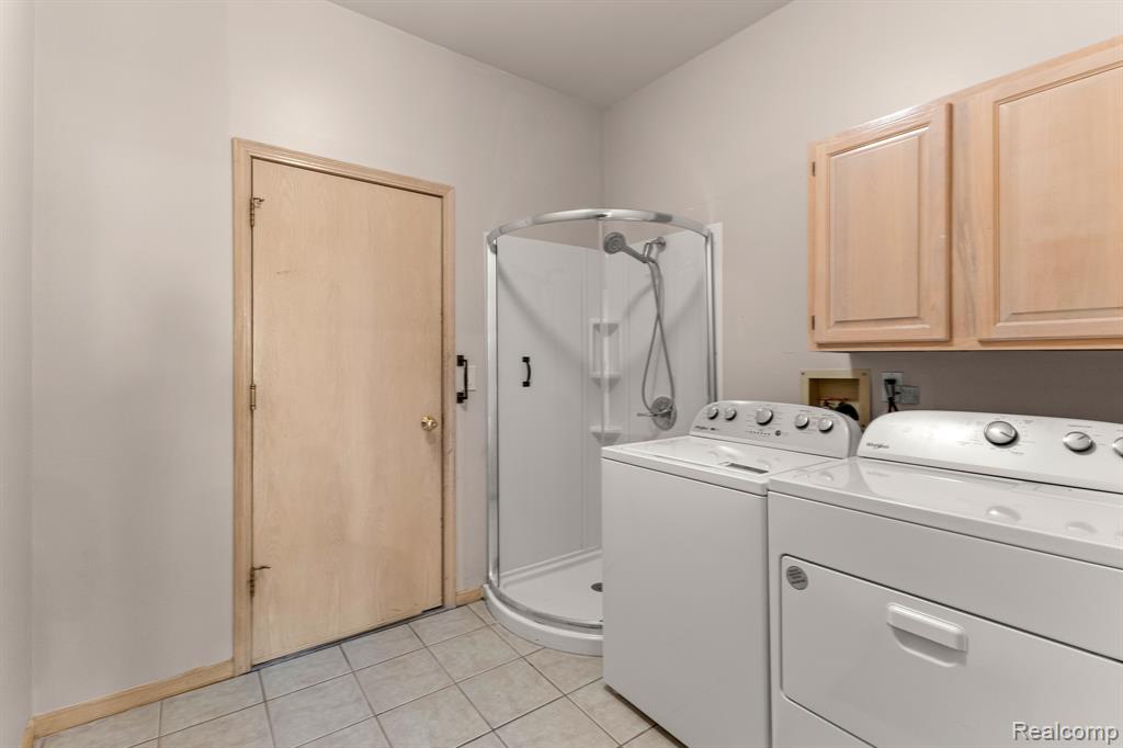 4 LEMINGTON, Dearborn, MI 48126 — Photo 29