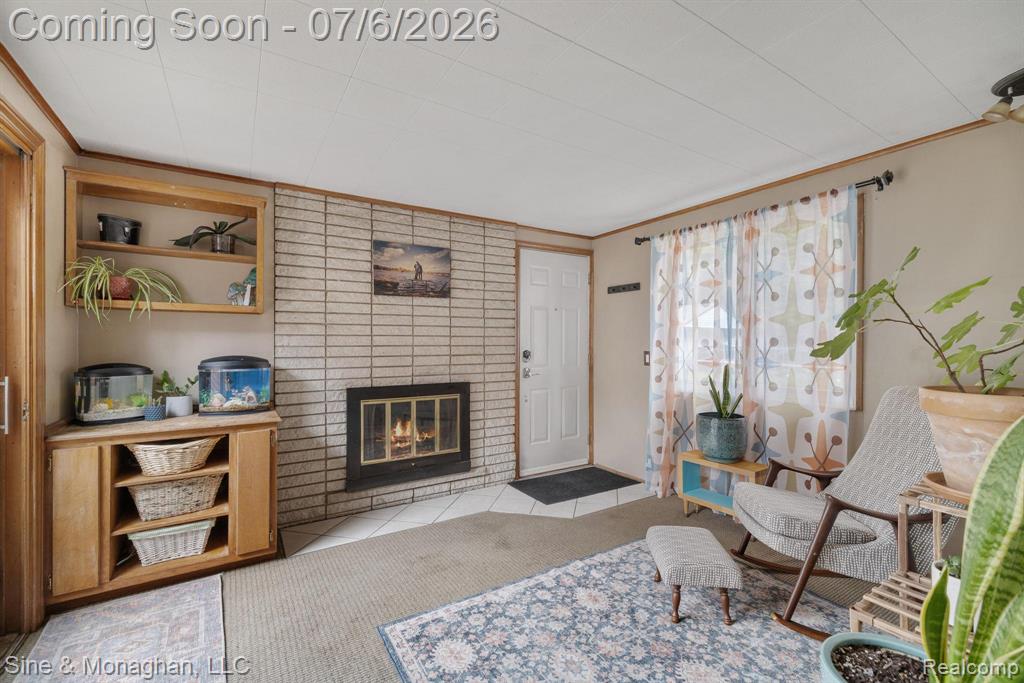 977 ROSLYN Road, Grosse Pointe Woods, MI 48236 — Photo 15