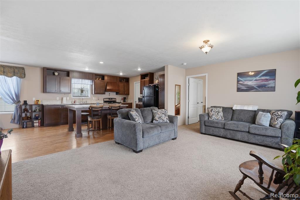 11802 Stoneridge Court, South Lyon, MI 48178 — Photo 2