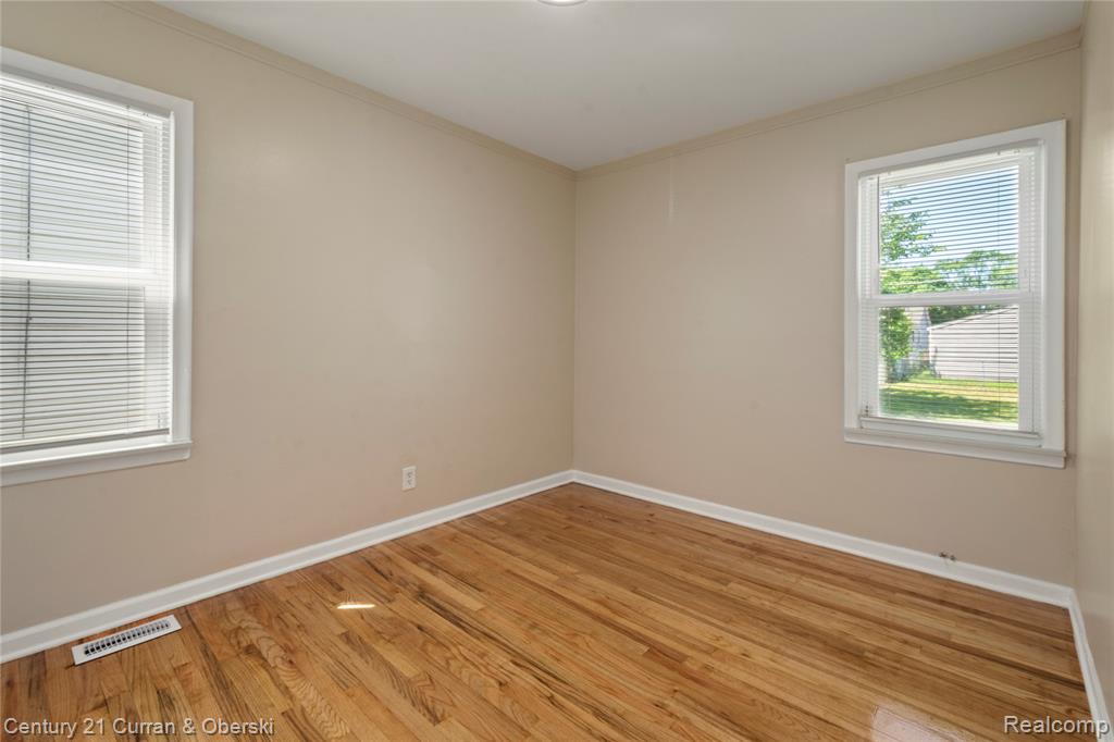 5378 Weddell Street, Dearborn Heights, MI 48125 — Photo 12
