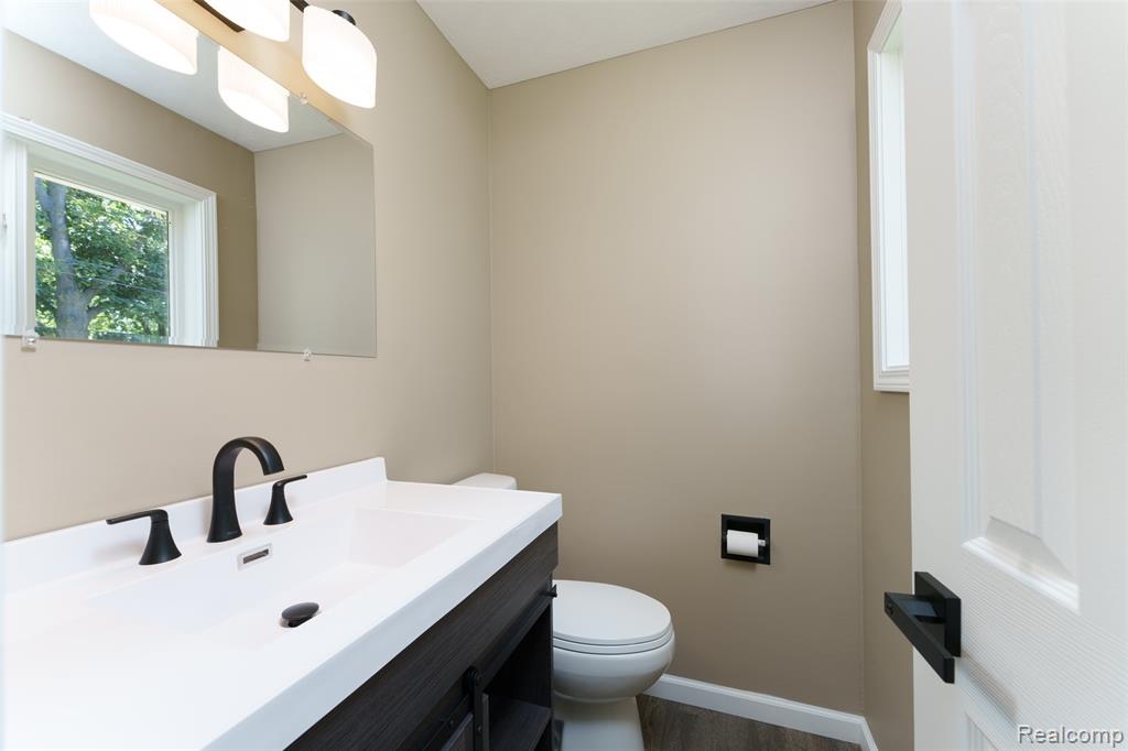 6201 Lerner Way, Lansing, MI 48911 — Photo 17