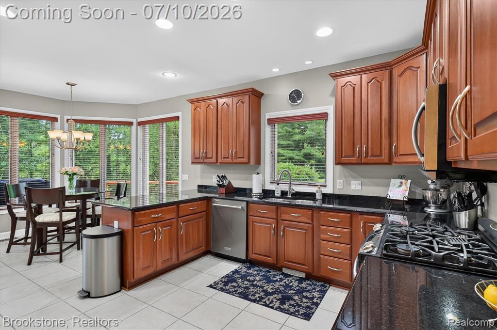 1330 Corey Cove, White Lake, MI 48383 — Photo 17