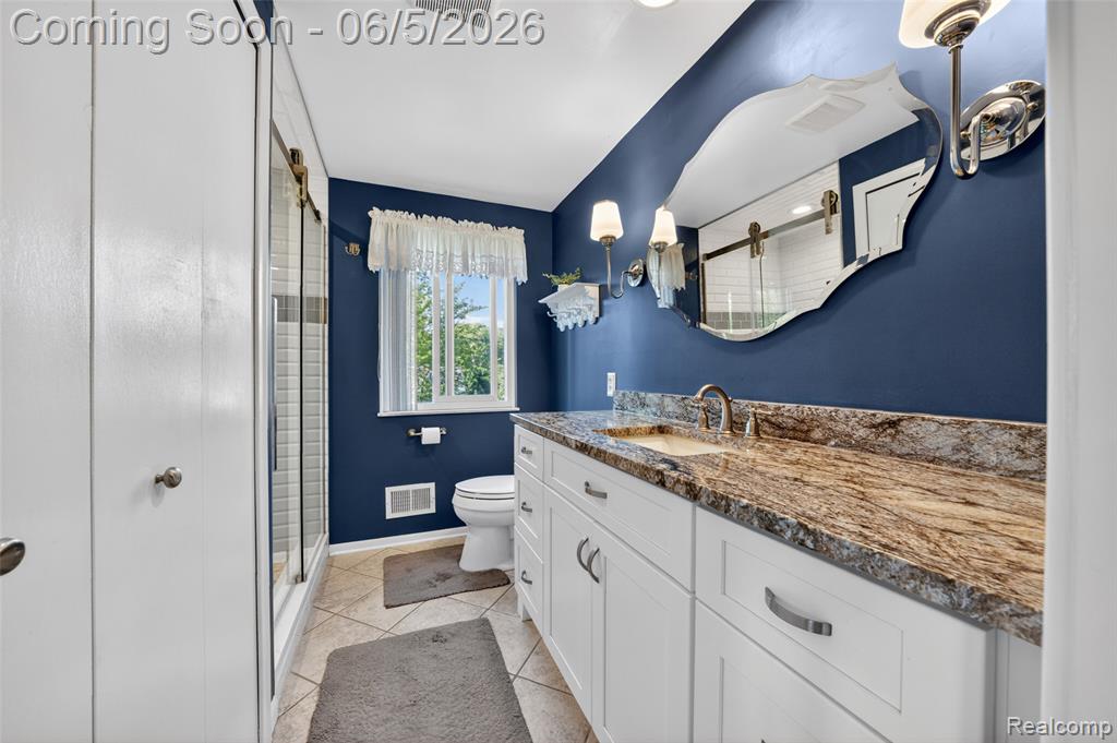 7841 Rampart Trail, Waterford, MI 48327 — Photo 16