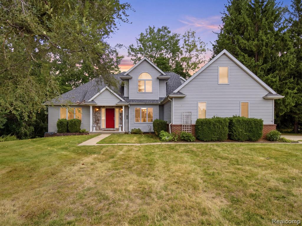 575 Lakes Edge Drive, Oxford, MI 48371