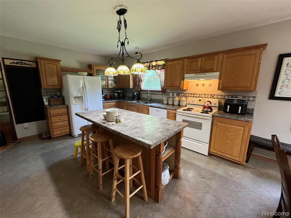 28524 Elwell Road, Belleville, MI 48111 — Photo 52