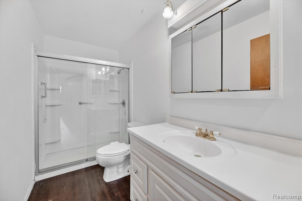 5300 Arnold Drive, Burton, MI 48509 — Photo 29