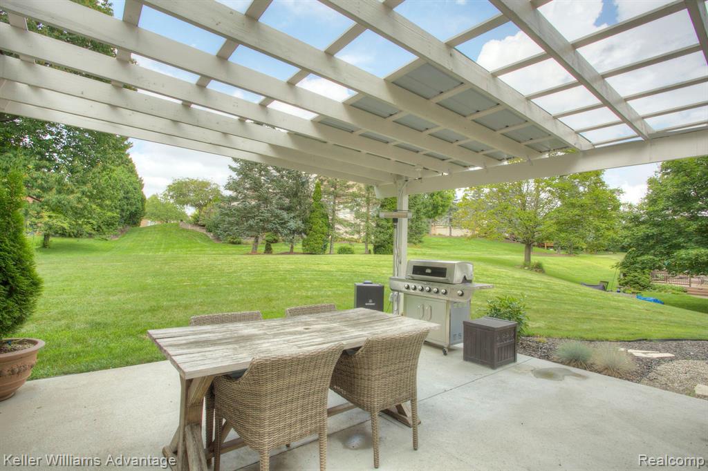47694 EDINBURGH Drive, Plymouth, MI 48170 — Photo 84