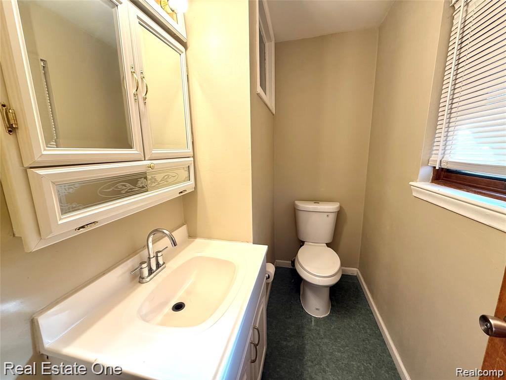 6845 Plainfield Street, Dearborn Heights, MI 48127 — Photo 10