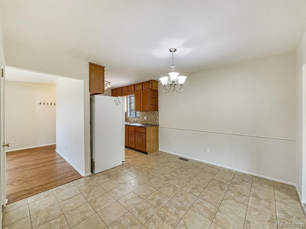 1097 GEORGINA Drive, Ypsilanti, MI 48198 — Photo 11
