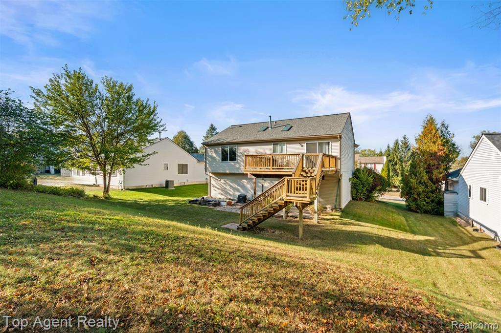5675 Millpointe Drive, Waterford, MI 48327 — Photo 29