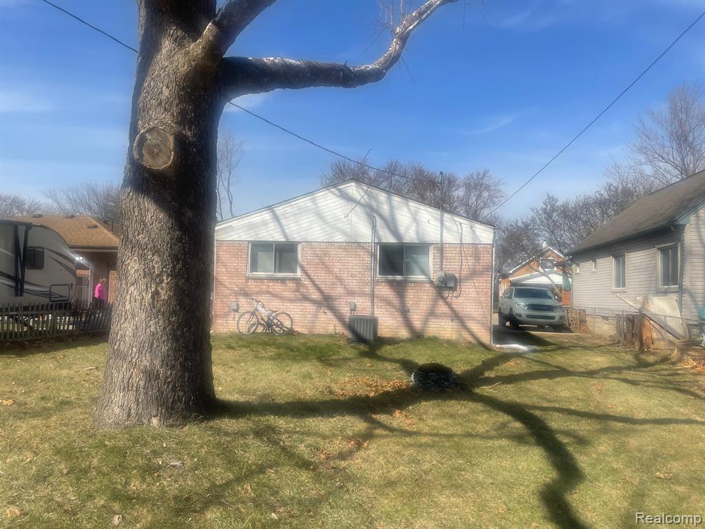 8540 CENTRAL, Center Line, MI 48015 — Photo 10
