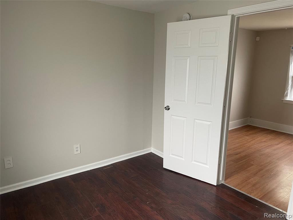 8283 Paige Avenue, Warren, MI 48089 — Photo 13