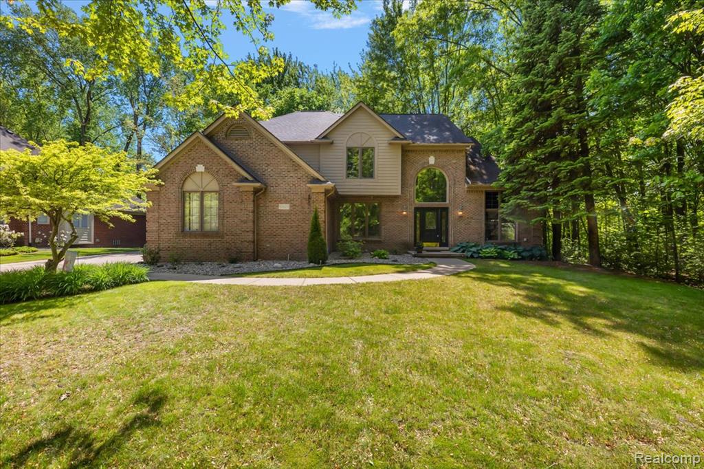 53629 WAYBURN Court, Utica, MI 48315 — Photo 2