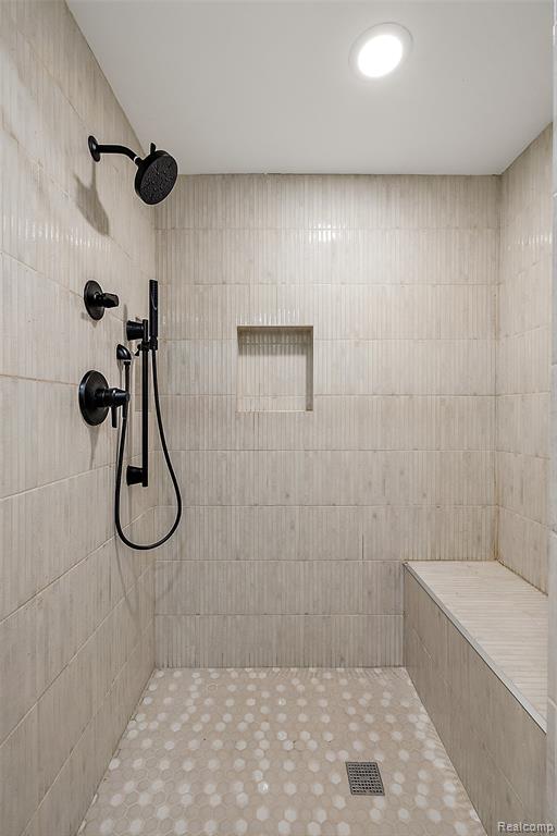 1756 ALEXANDER Drive, Bloomfield Hills, MI 48302 — Photo 25