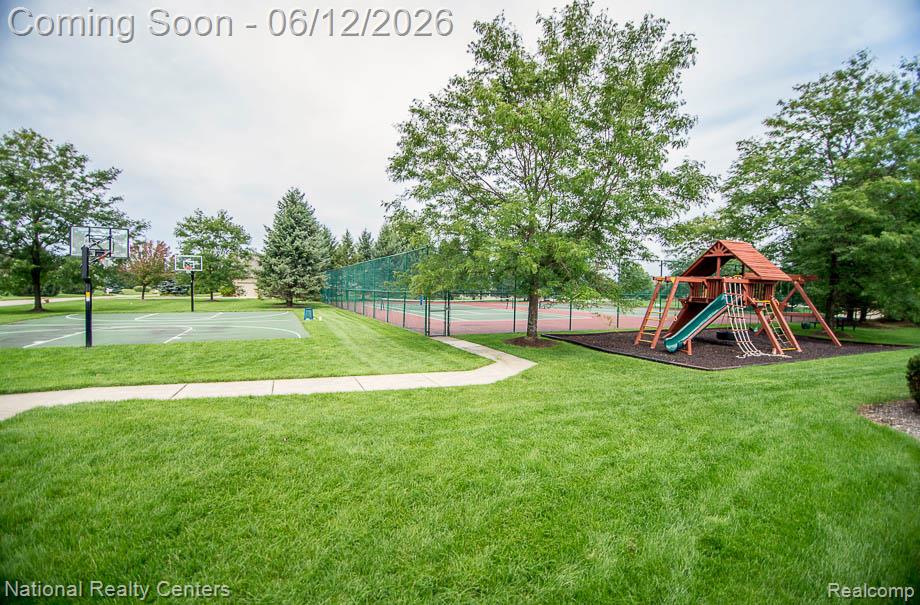 1042 Saint Andrews, Highland, MI — Photo 59