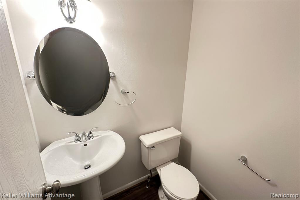 24502 Simmons Drive, Novi, MI — Photo 13