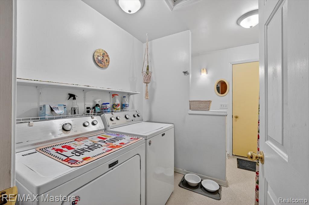 25409 Willowbrook Court, Flat Rock, MI 48134 — Photo 16