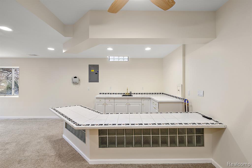 708 Oak View Ln, Milford, MI 48381 — Photo 59