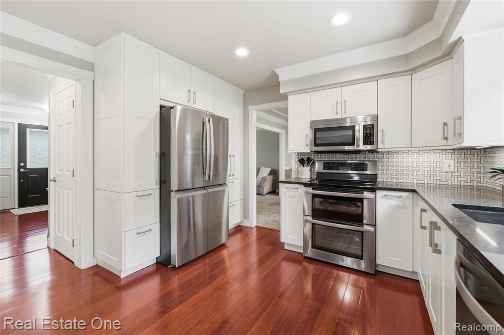 219 Briarwood Drive, Highland, MI — Photo 15