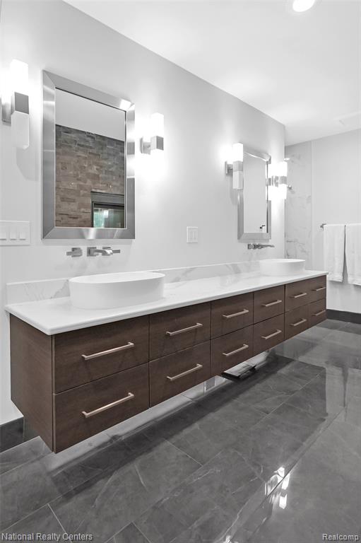 11500 Lisa Lori Lane, South Lyon, MI 48178 — Photo 41