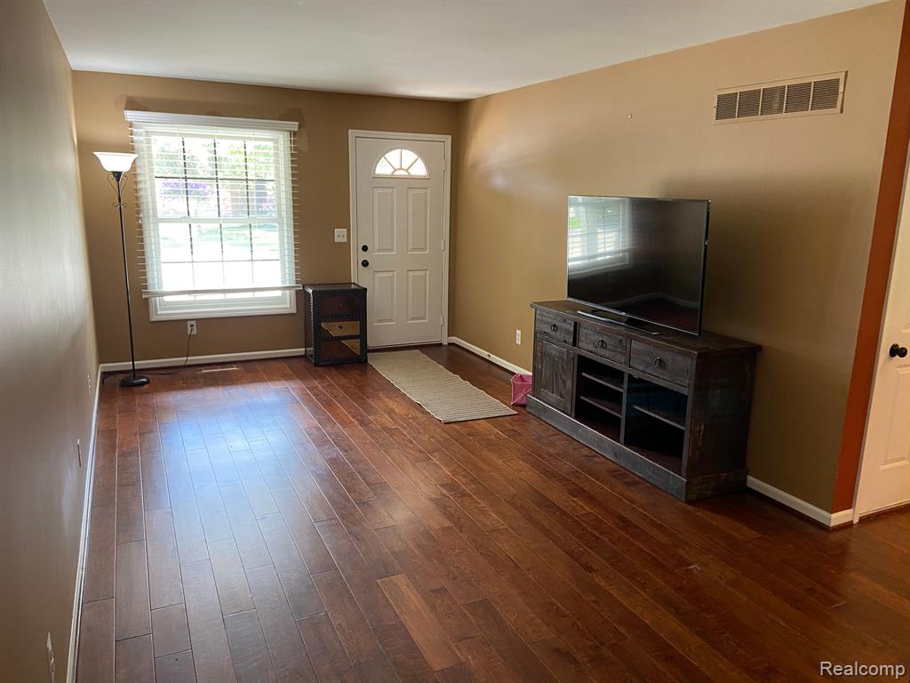 112 MAPLEGROVE Drive, Clawson, MI — Photo 12